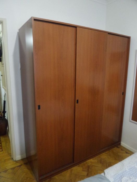 Roupeiro 2/3 portas correr/bater - NOVO