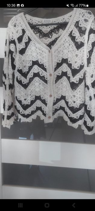 Damski sweterek czarno-biały
