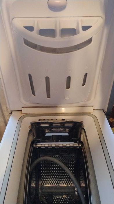 Пральна машинка Indesit вертикальна