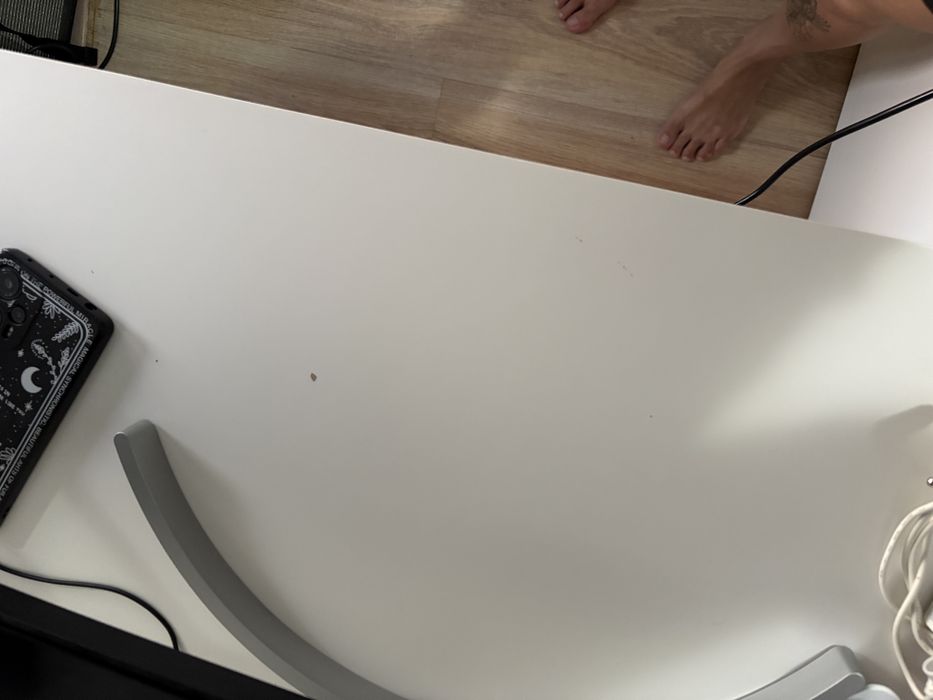 Secretaria ikea com gavetas e porta
