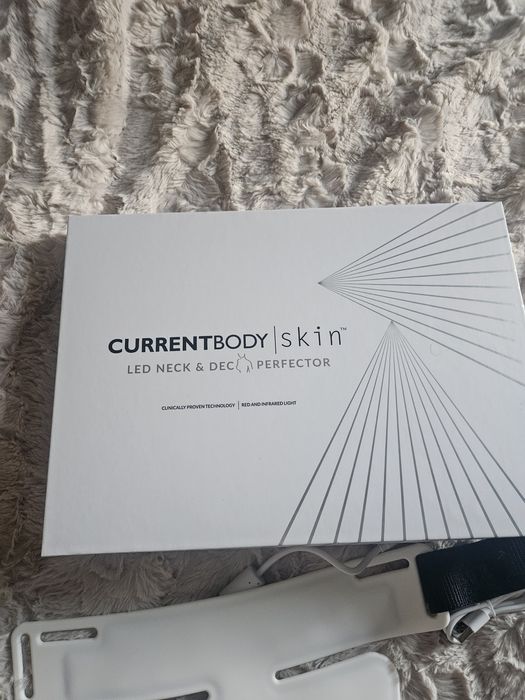 Sprzedam maskę na szyję I dekolt Currentbody series2