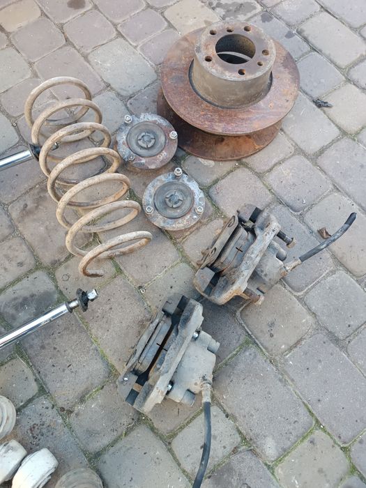 Стойки БМВ е34 BMW E34 амортизатори