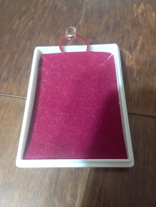 Sprzedam piękny złoty pierścionek