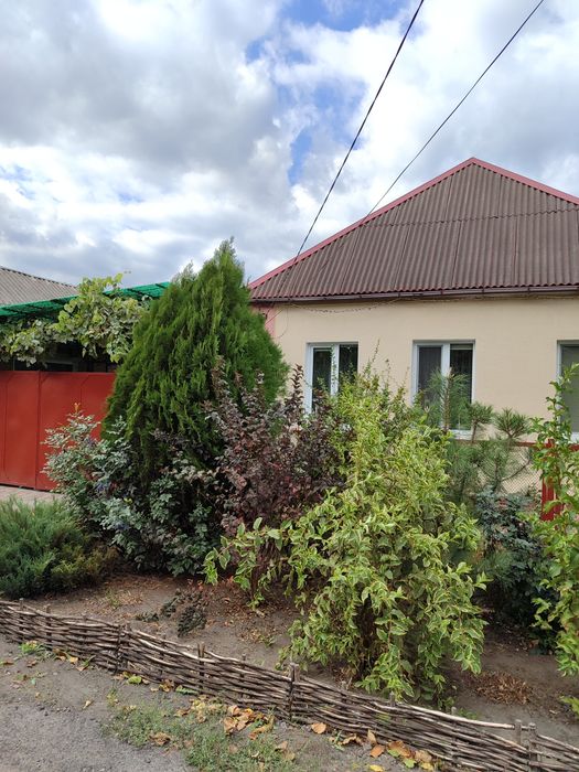 Продам будинок в районі райлікарні