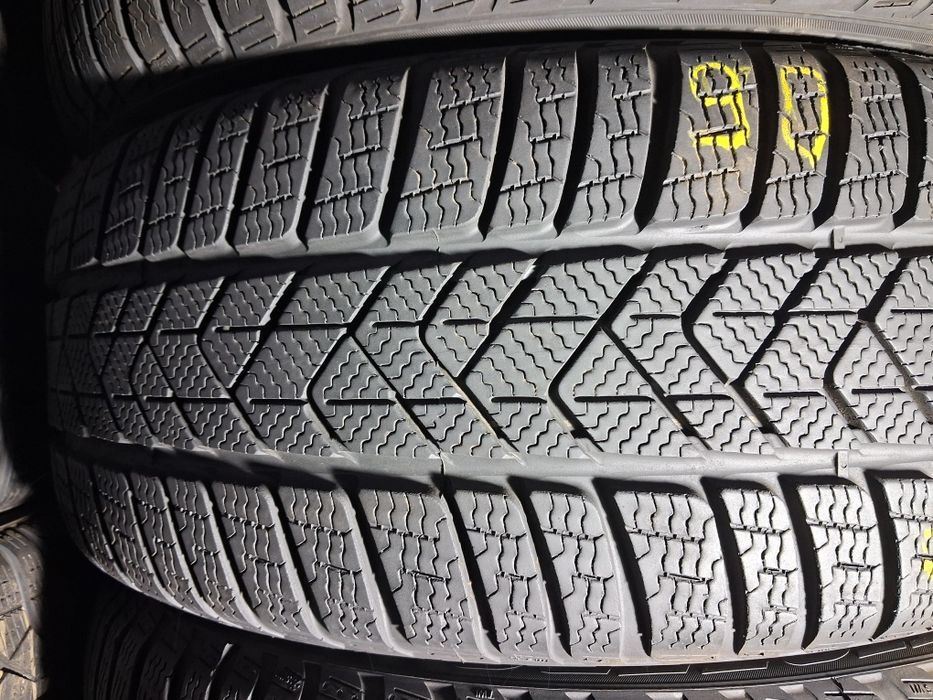 245/40 R19 Pirelli Sottozero 3  резина б/в зима Комплект