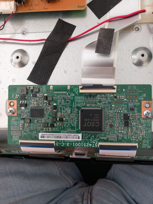 Lcd telefunken com ecrâ partido