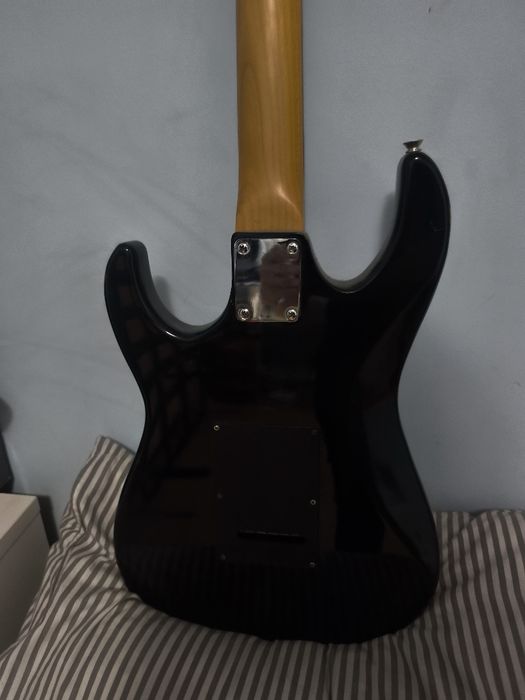 Guitarra Eléctrica Z Silver by Ibanez