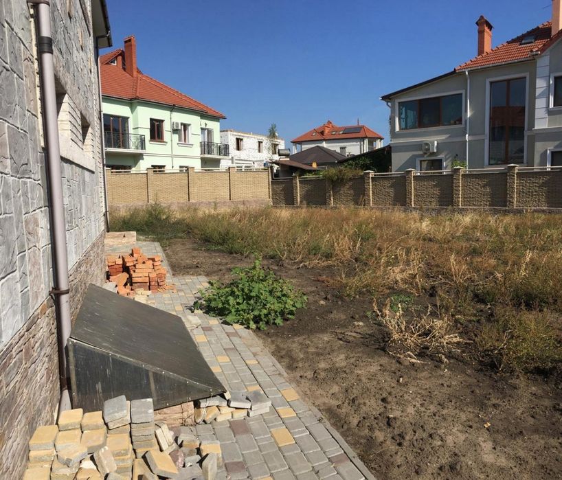 Продажа дома в Совиньоне, 408м², 10 сот