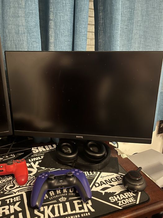 AOC Monitor, 24"64751404045697120