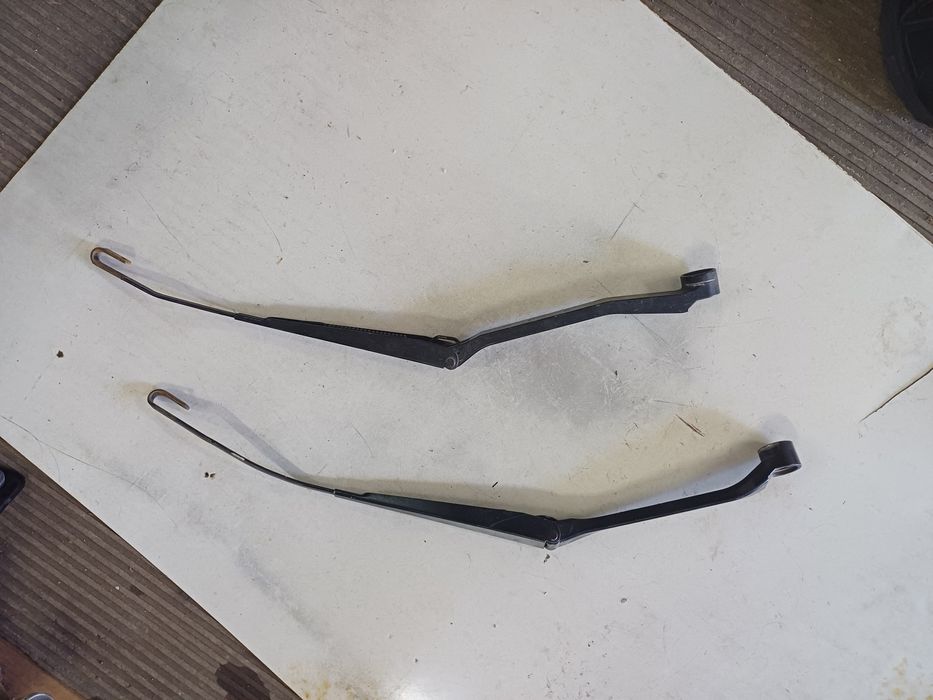 Продам поводки двірників черрі  тігго