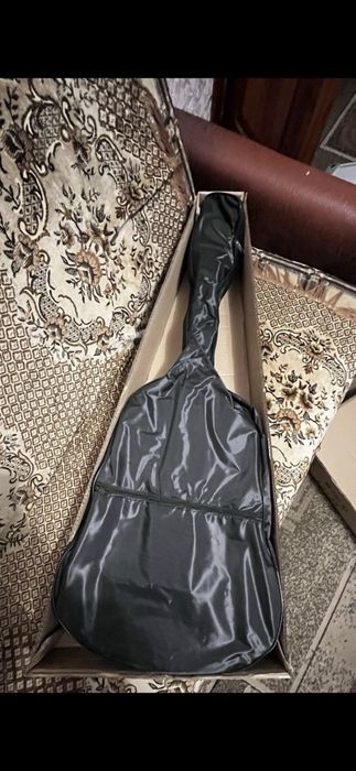 Продам гитару новую