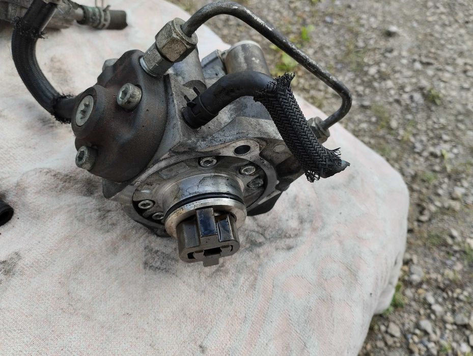 toyota avensis T25 T27 pompa wtryskowa 2,0 2,2D 26100-0R040