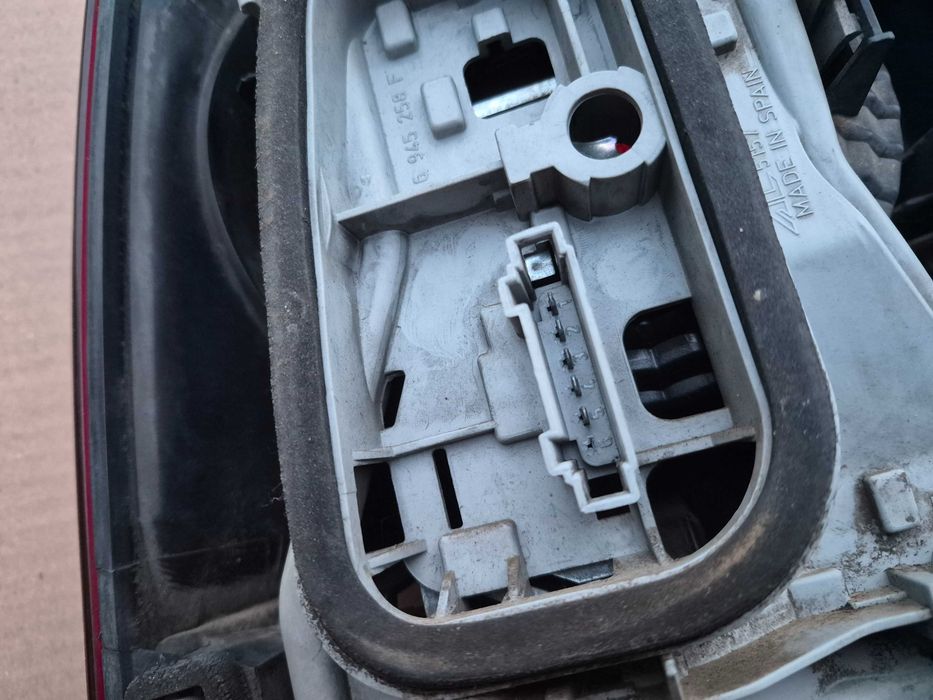 Lampa prawa prawy tył tylna VW POLO IV 4 9N LIFT 05- 2005- 6Q6