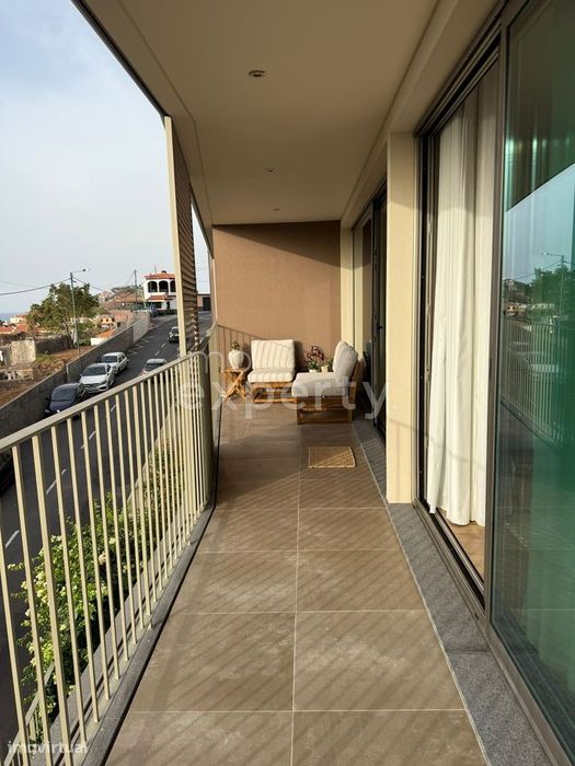 Apartamento T2 | Edifício Lourencinha II | Câmara De Lobos