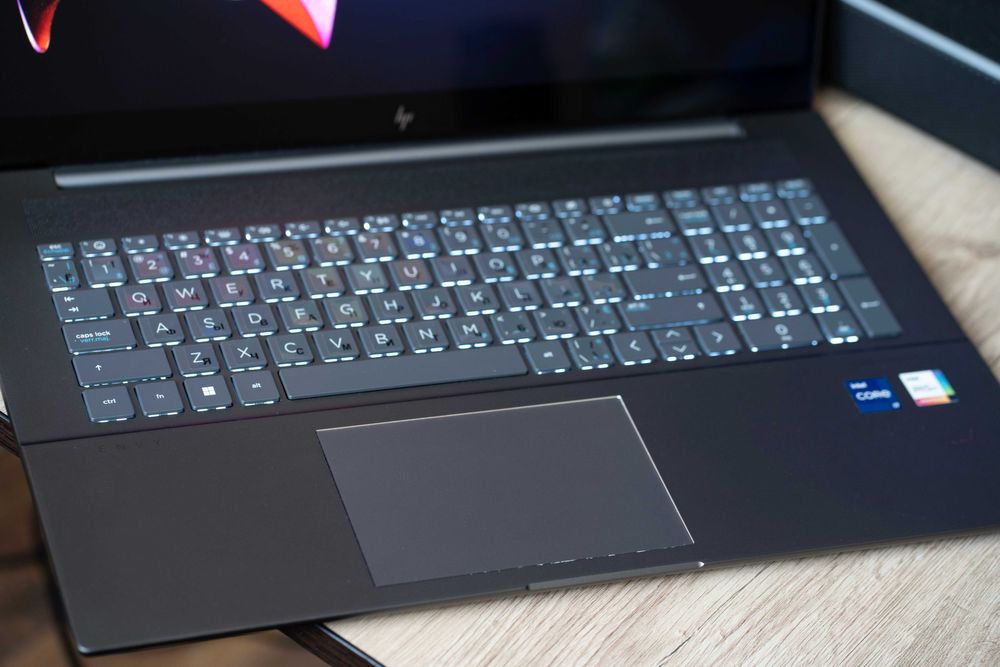 Ноутбук 17.3 HP ENVY 17-cr1003ca Core i7-13700H 32gb 1tb
