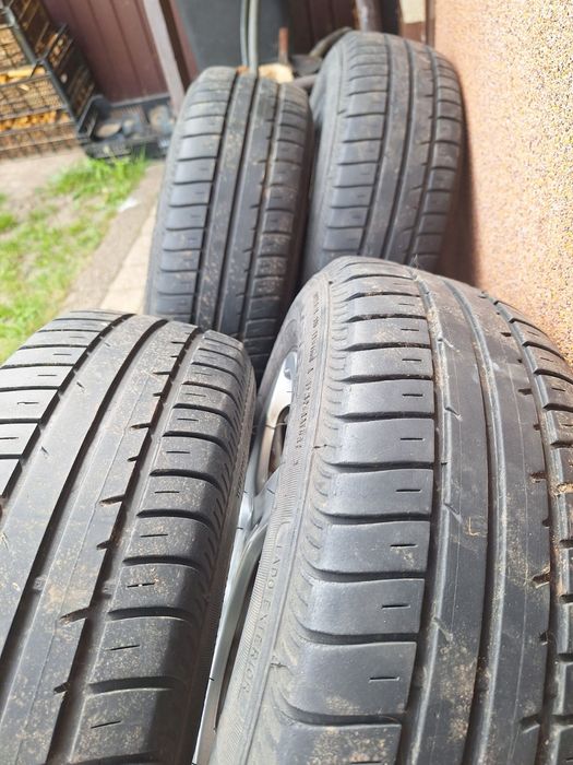 Opony letnie z felgami -Toyota Yaris