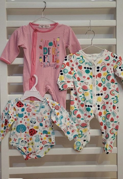 Kombinezon zimowy 6 m-cy * Gratis ubranka 62/68 + zabawki niemowlęce