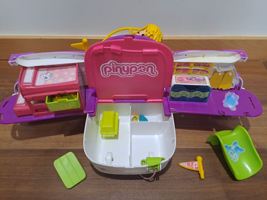 pinipons barco com boneca