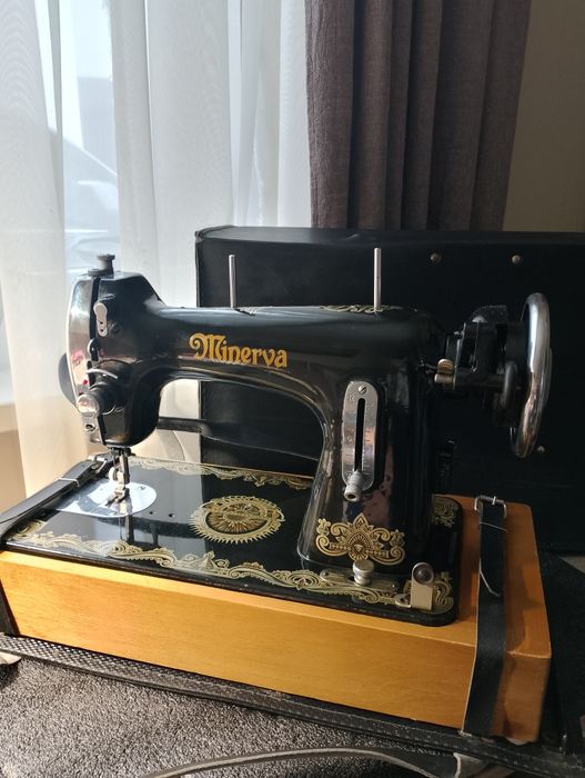 Швейна  машина Minerva  прямострочна.  Текстіма.