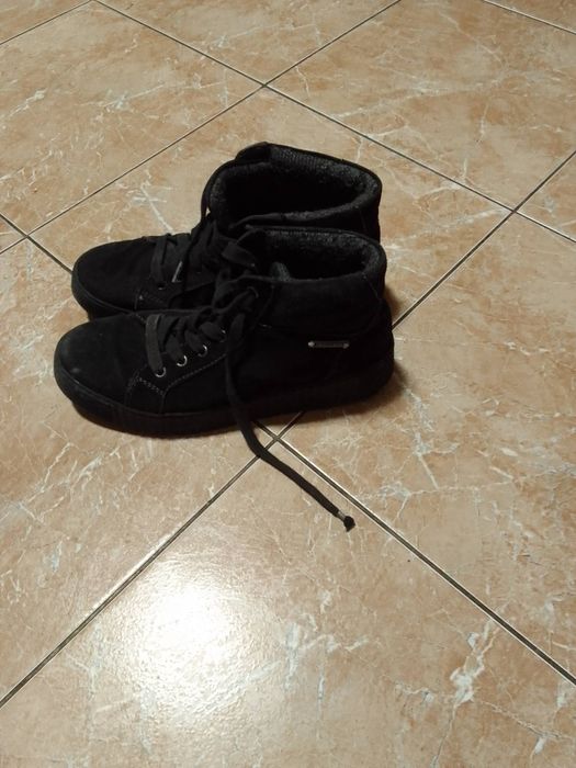 Czarne botki zamszowe