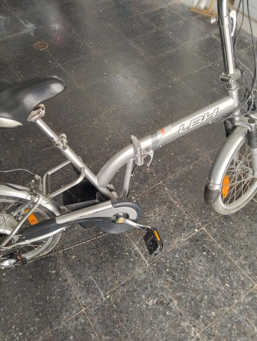 Bicicleta elétrica dobrável