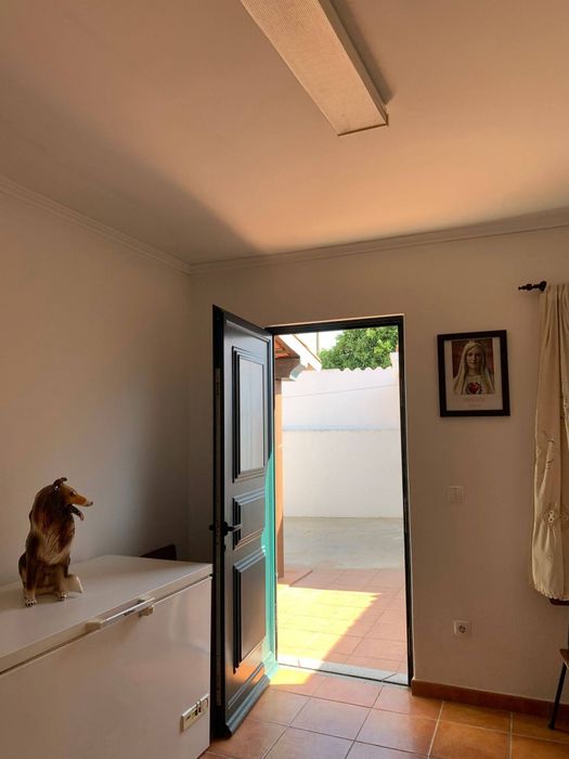 T2 + 1  95m2 úteis 165m2 brutos