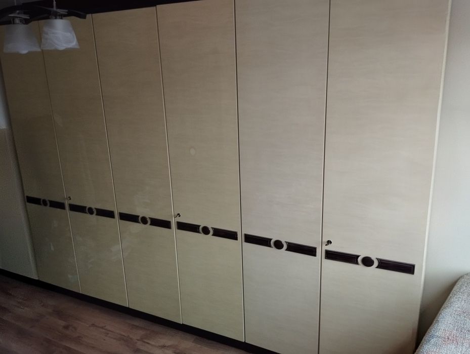 Szafa, 6 x drzwi