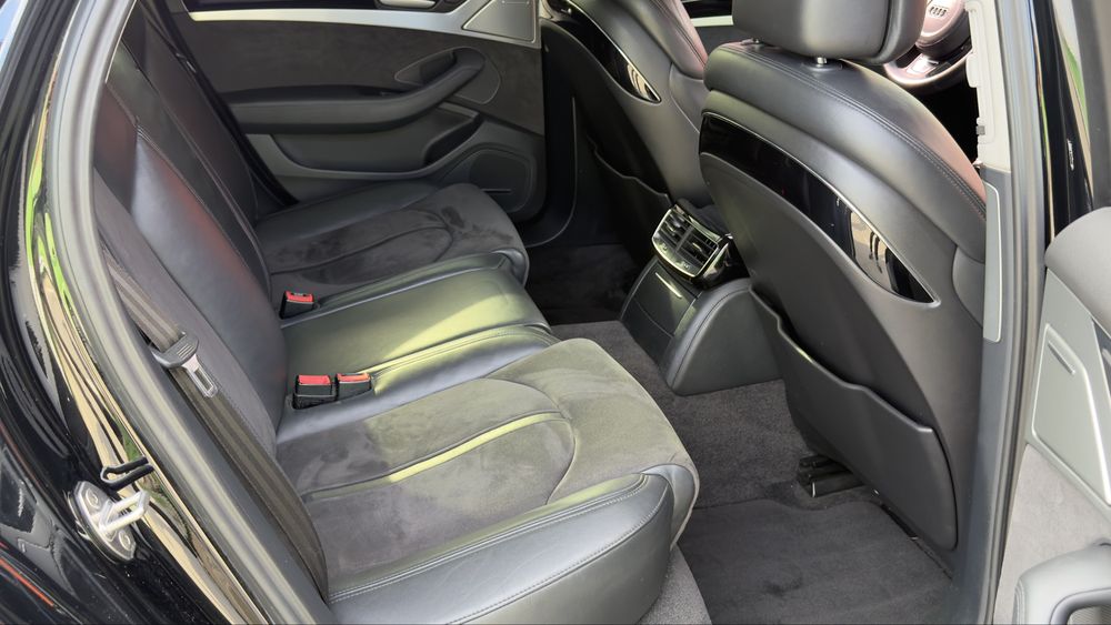 Audi A8D4! 3.0 дизель! Quattro!