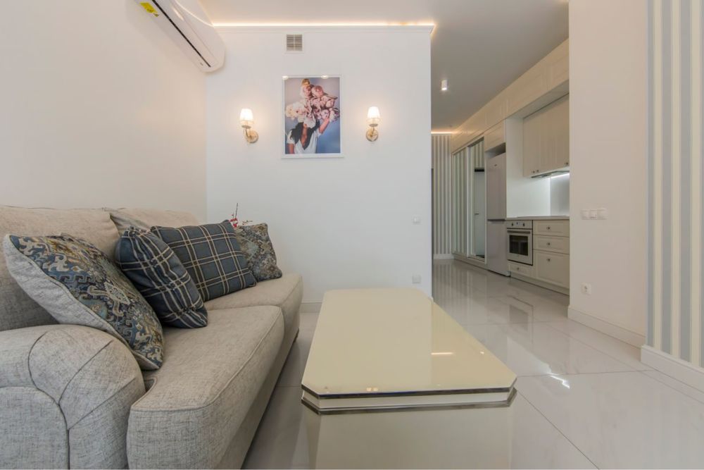 Подобово Квартира в ЖК Смарт Плаза Оболонь. Будинок з генератором