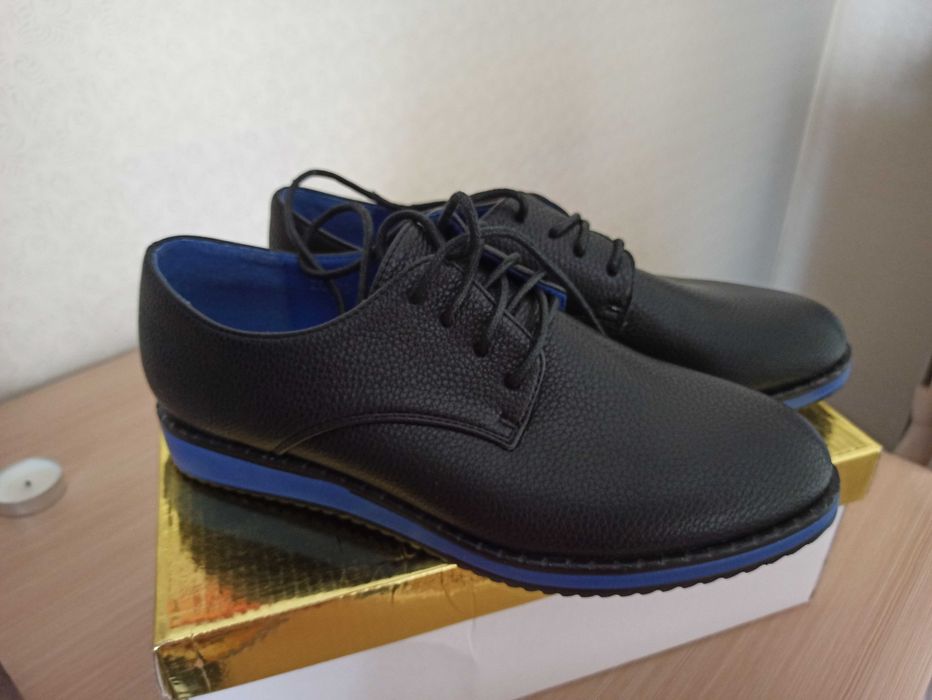 Женские туфли на шнурках 37-38 р