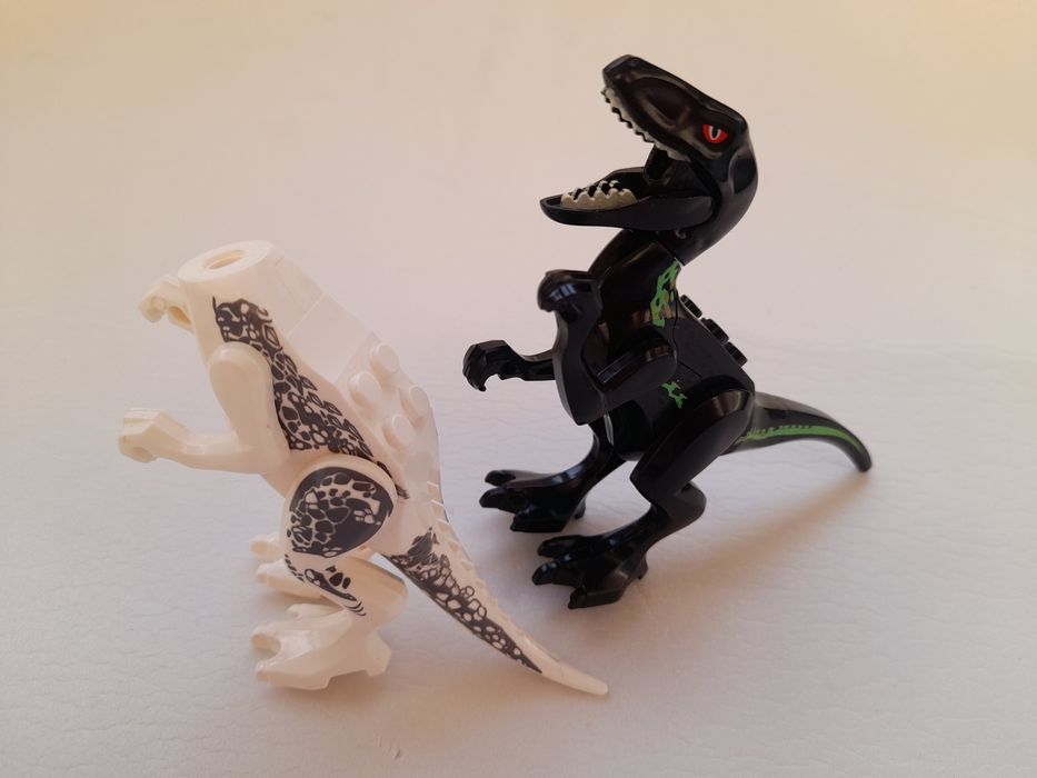Фигурки динозавров лего Jurassic World.