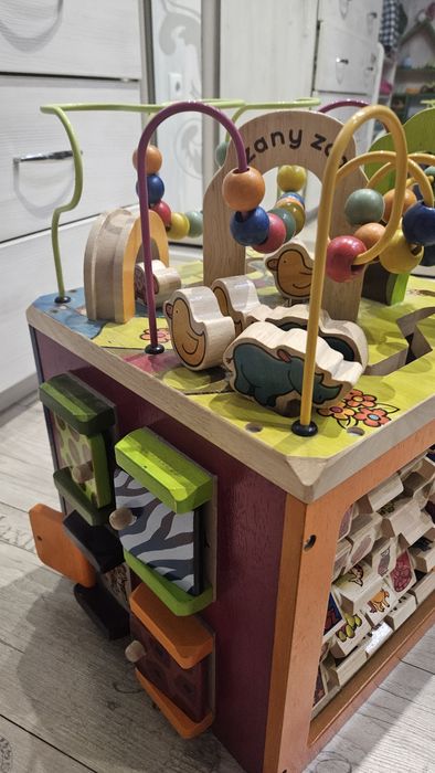 Бізіборд Battat 300-куб