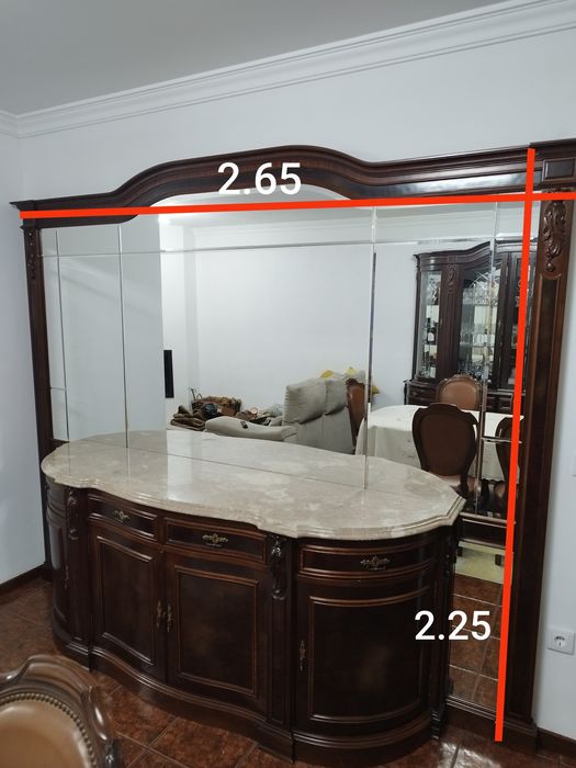 Móvel de sala com espelho