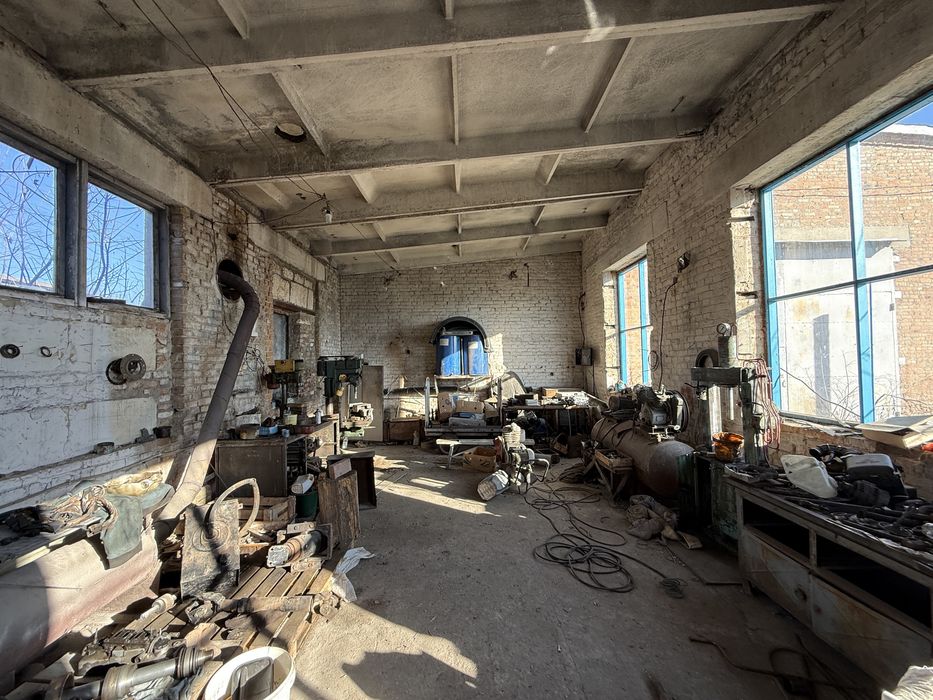 Продам виробниче приміщення! 657кв.м + 310кв.м. Ділянка 0.91га. 60кВт