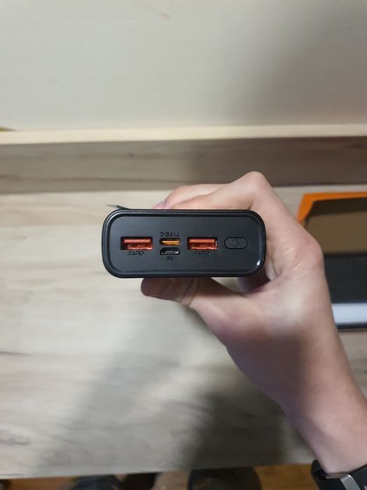 Повністю новий робочий power bank на 20000mah
