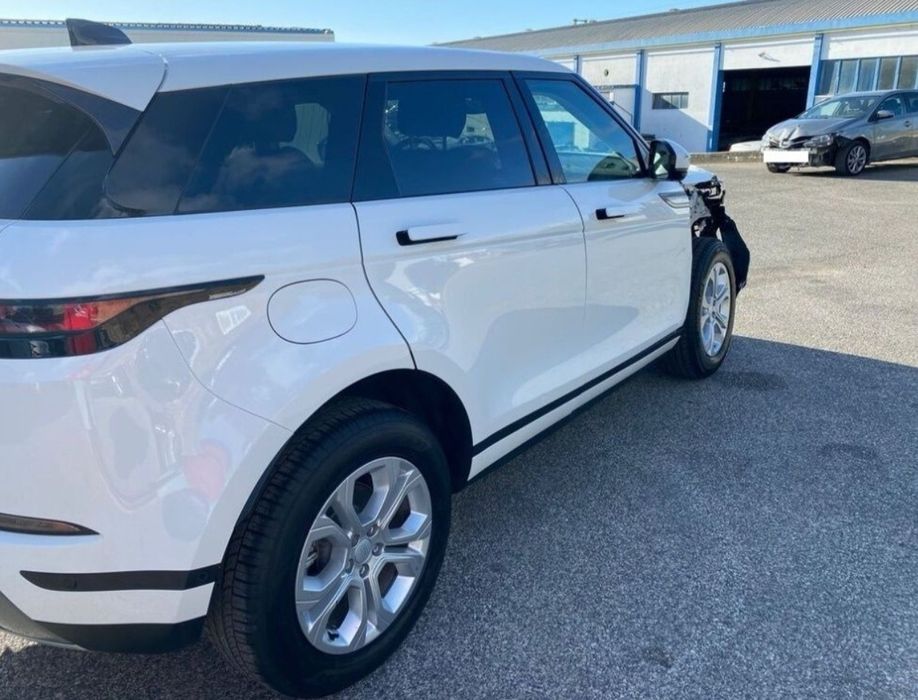 Range Rover Evoque 2021 Híbrido com 16.500 Km trabalha e anda.