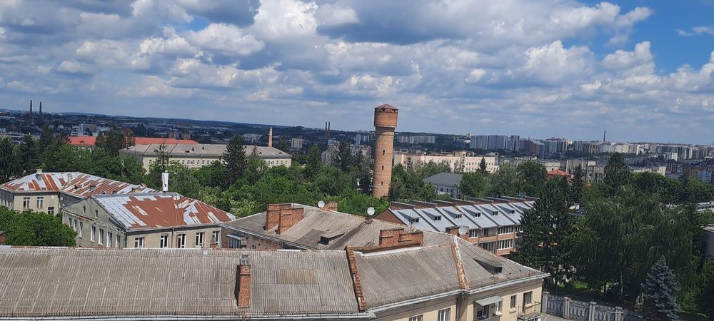 Продаж 2 кімнатної квартири просп. Бандери