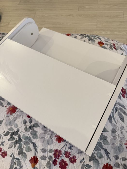 Пеленальний столик