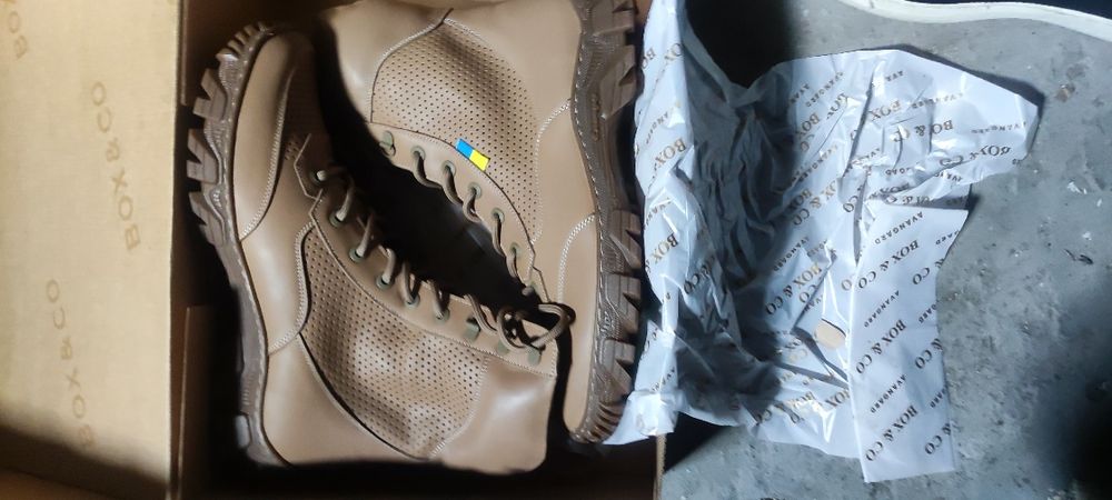 Берцы новые продам