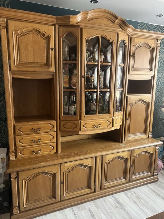 Sprzedam dębową witrynę