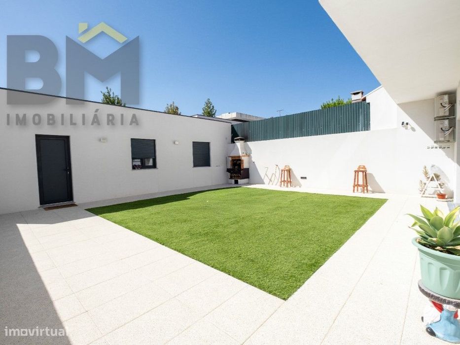 Moradia T4 com jardim em Castelo Branco
