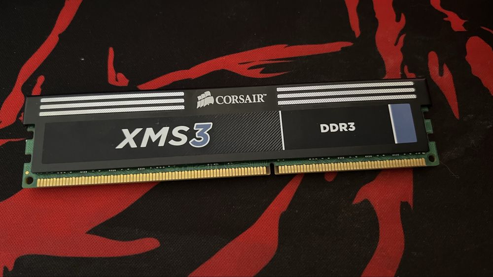 Memória Corsair XMS3 8GB DDR3 2000MHz (CMX8GX3M2A2000C9)