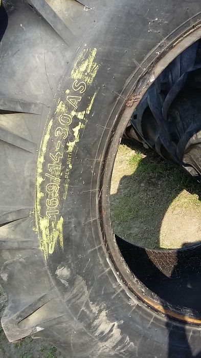 opona 16,9/14-30 Semperit opony rolnicze używane
