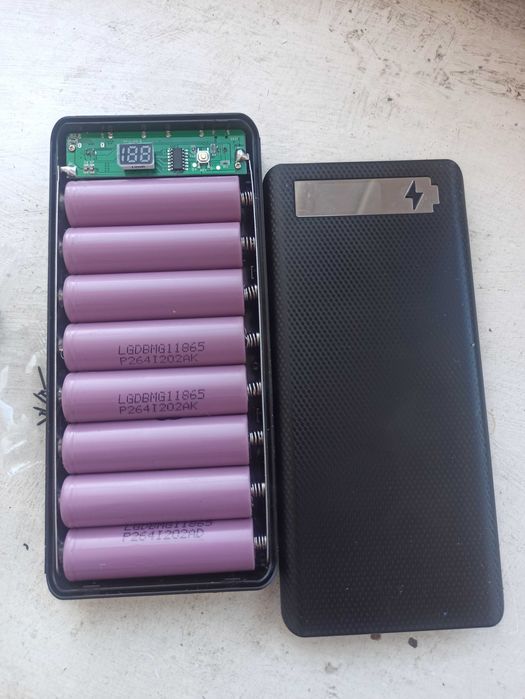 Потужний повербанк PowerBank 18650x8
