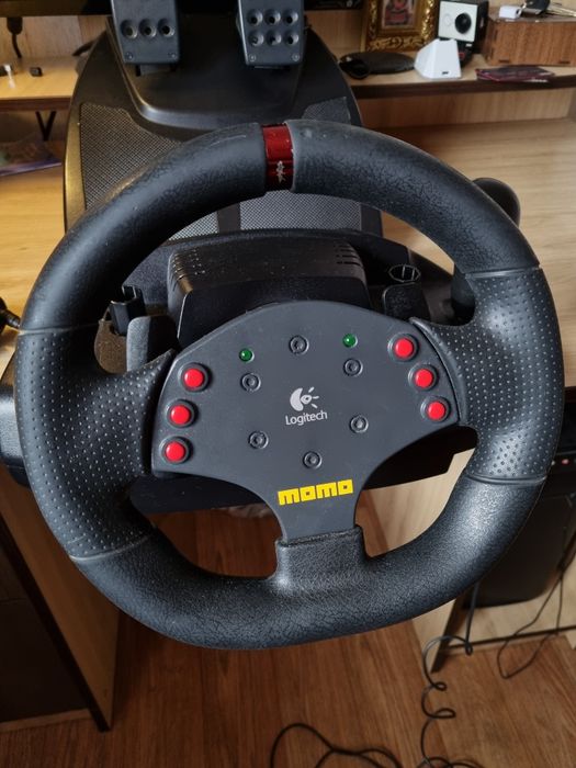 Ігрове кермо logitech momo racing 240° (або ж руль, джойстик, геймпад)
