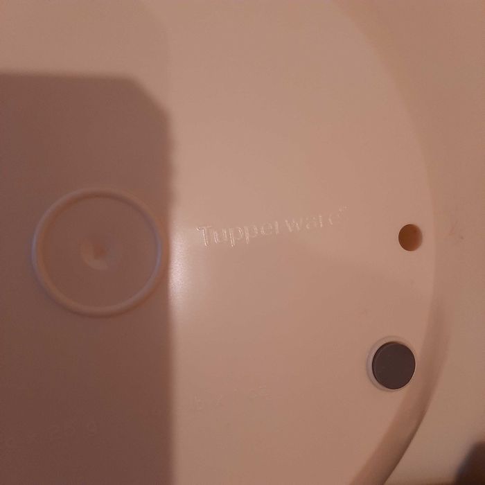 Tupperware Balança