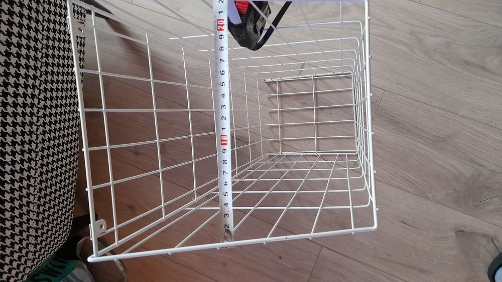 Kosz uchylny na pranie do zabudowy w szafce