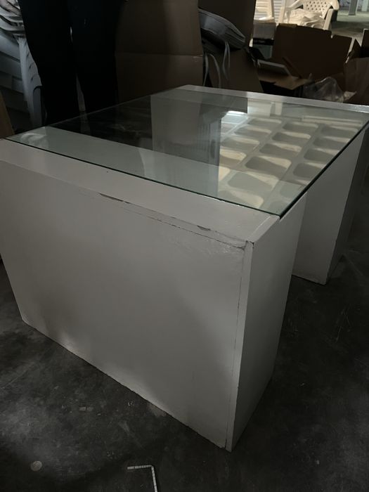 Mesa de Centro com Tampo de Vidro – Oportunidade