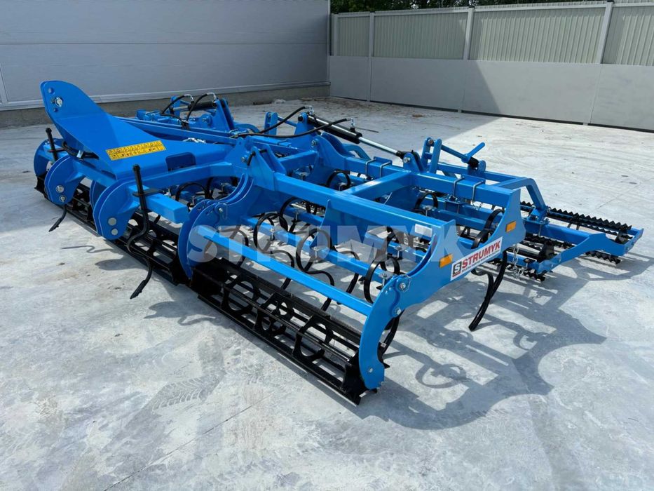 Agregat uprawowo-przedsiewny/ 4 rzędy zębów/ hydrauliczny STRUMYK