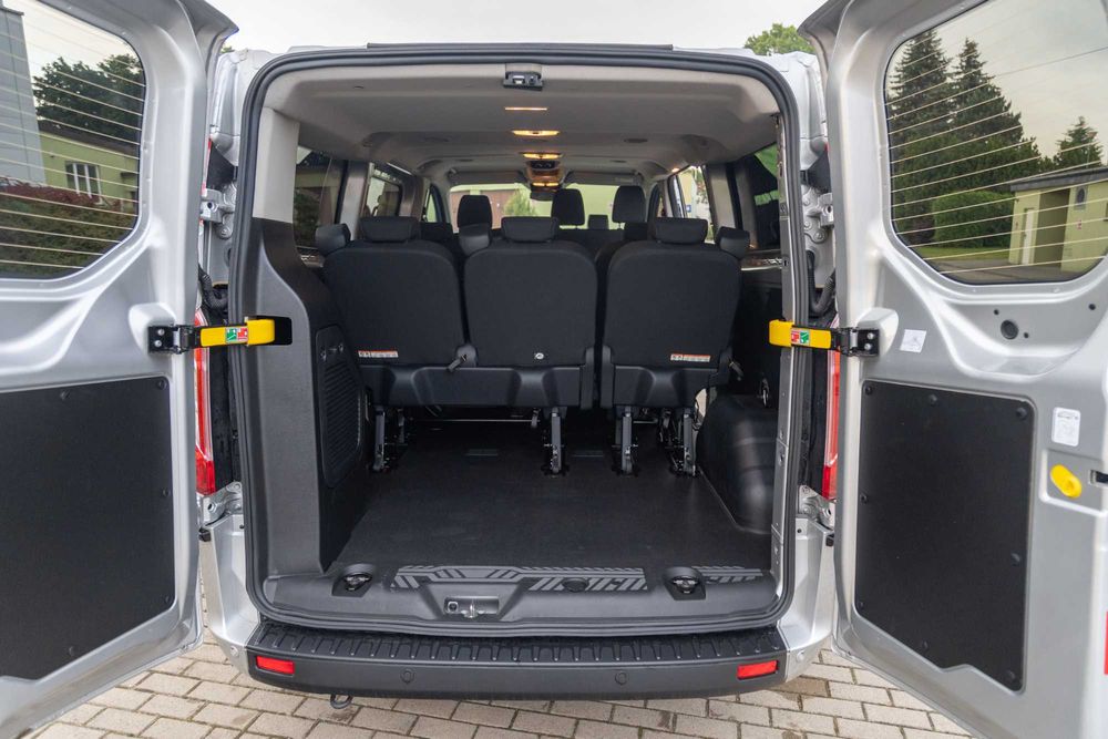 Wynajem busa, Wynajem busów 9-cio osobowych